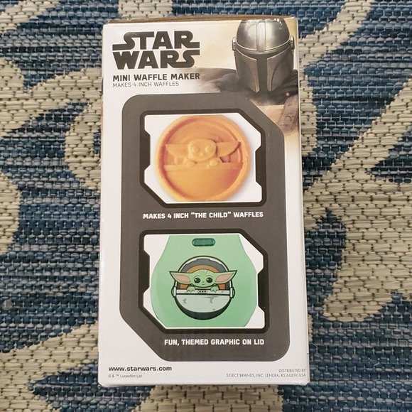Star Wars mini waffle maker, NIB, never used - Picture 4 of 4